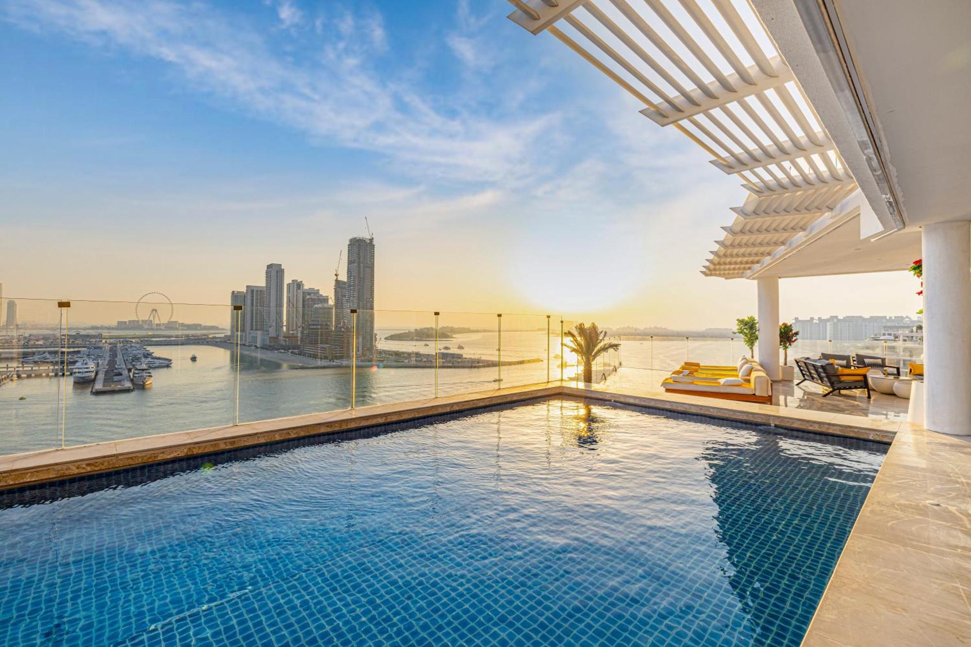 Apartment Five Palm Jumeirah 2br Luxury Penthouse , Full Marina View With Private Pool