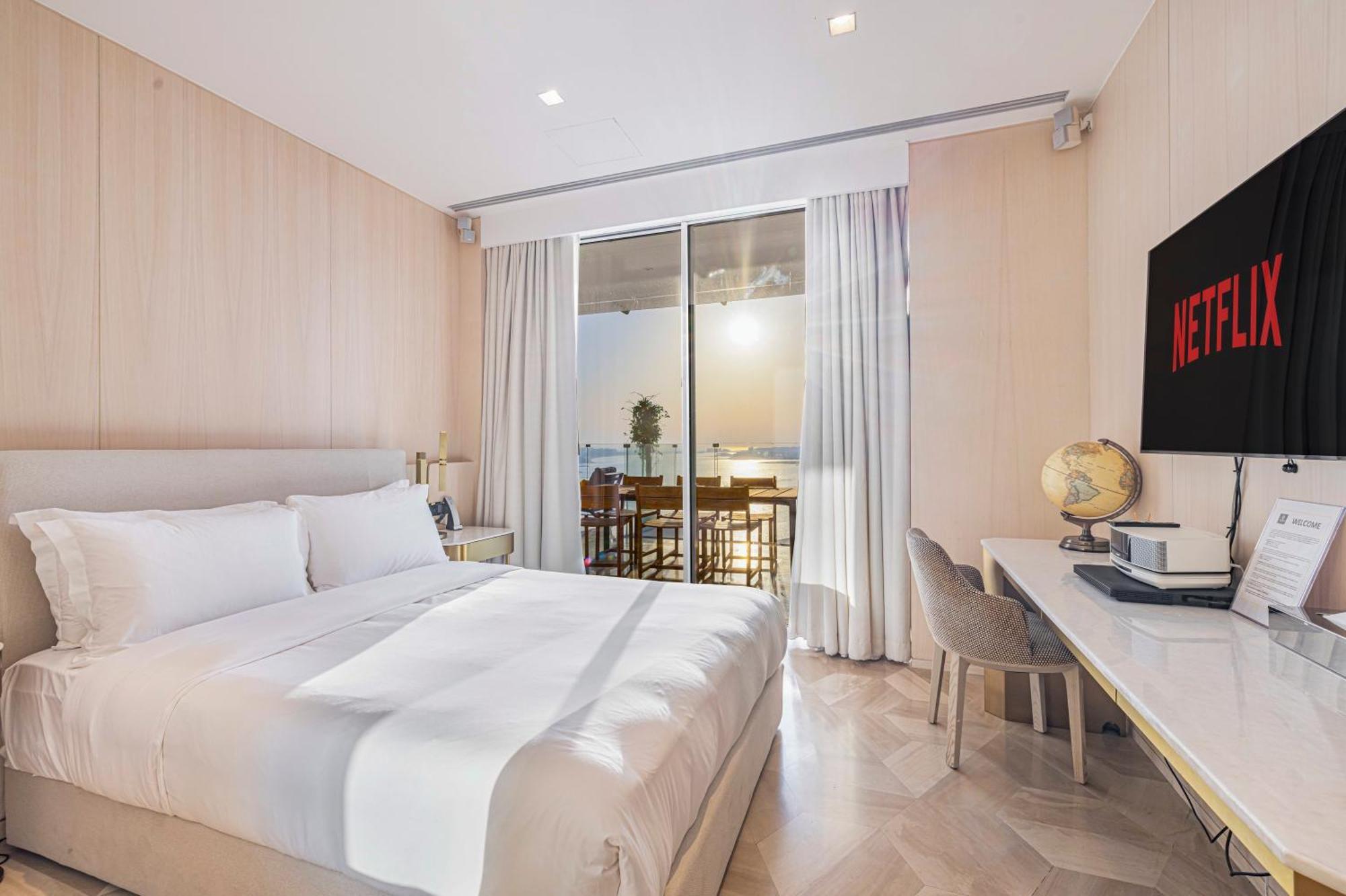 Five Palm Jumeirah 2br Luxury Penthouse , Full Marina View With Private Pool Apartment